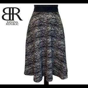 BANANA Republic NWOT black white circle skater skirt size 2